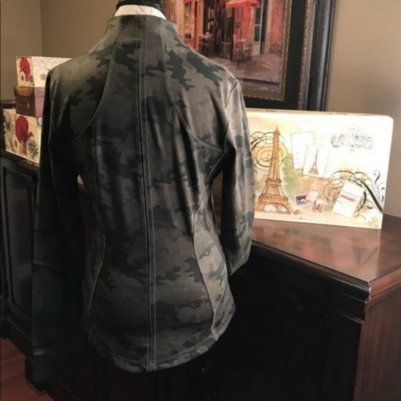 Lululemon Forme Jacket-Savasana Green Camo, Sz 12 - Picture 3 of 7